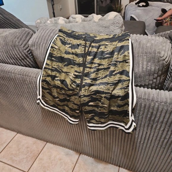 Mens Basketball shorts - Picture 1 of 2